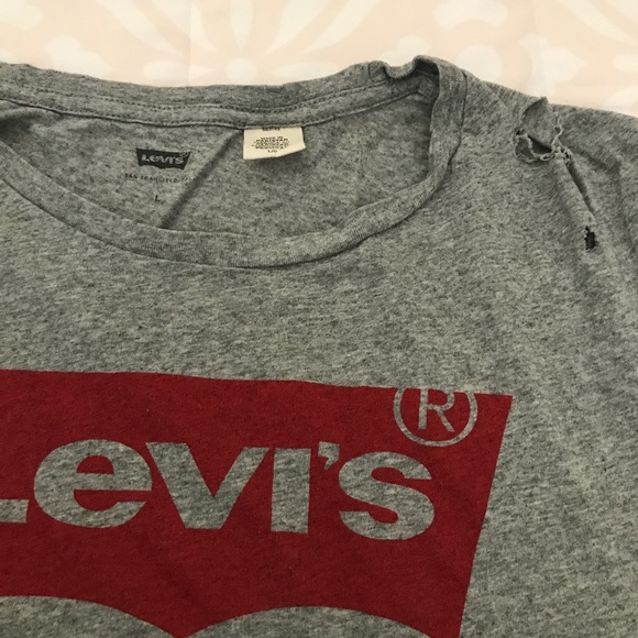 Distressed Levi's Shirt - Picture 3 of 5